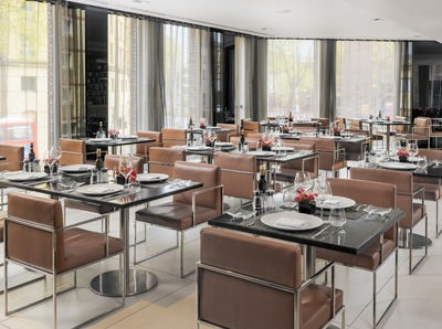 Three O Two Restaurant at the H10 London Waterloo Hotel