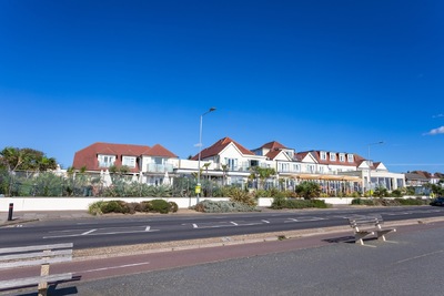 Roslin Beach Hotel