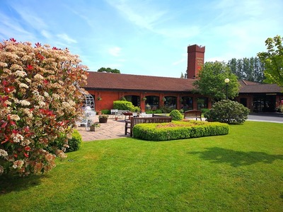 Ravellos Restaurant at the Parkway Hotel