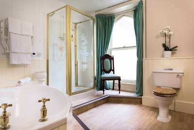 Restaurant 1872 at Penmorvah Manor