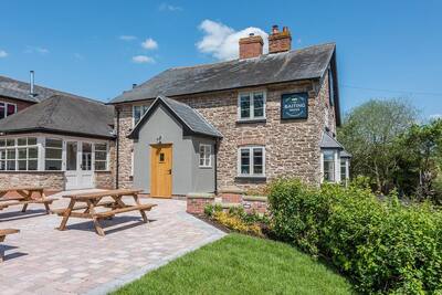 The Baiting House