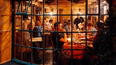Doran's Courtyard Bistro at the Revere Hotel