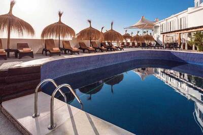 Nunos at the Caleta Hotel
