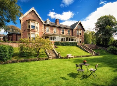 Eslington Villa Hotel