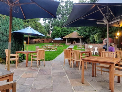 Hoddington Arms