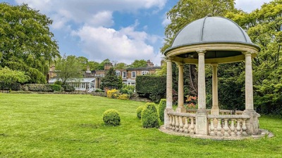 The Coach House Restaurant at the Ringwood Hall Hotel