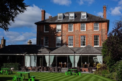 Riverside House Hotel