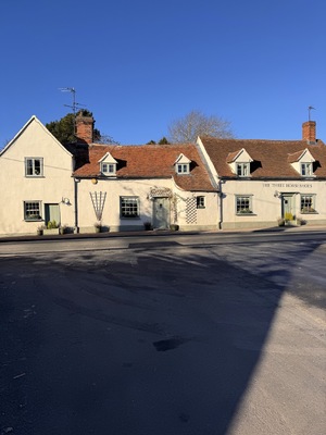 The Three Horseshoes