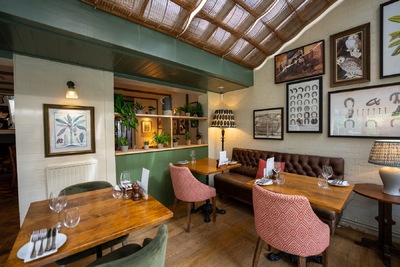 The Three Horseshoes