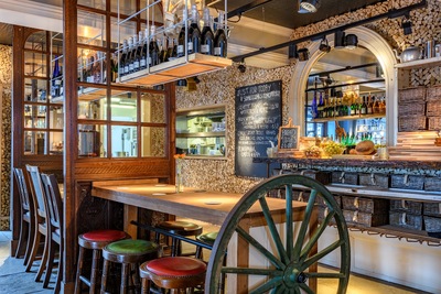 Running Horse Inn