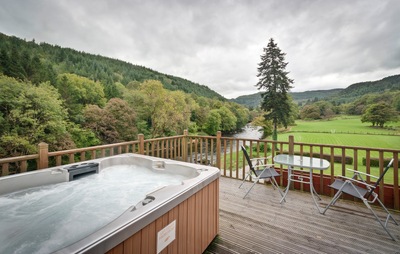 Craig-y-Dderwen Riverside Hotel