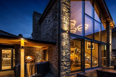 Stove Bar and Restaurant at the Langdale Hotel